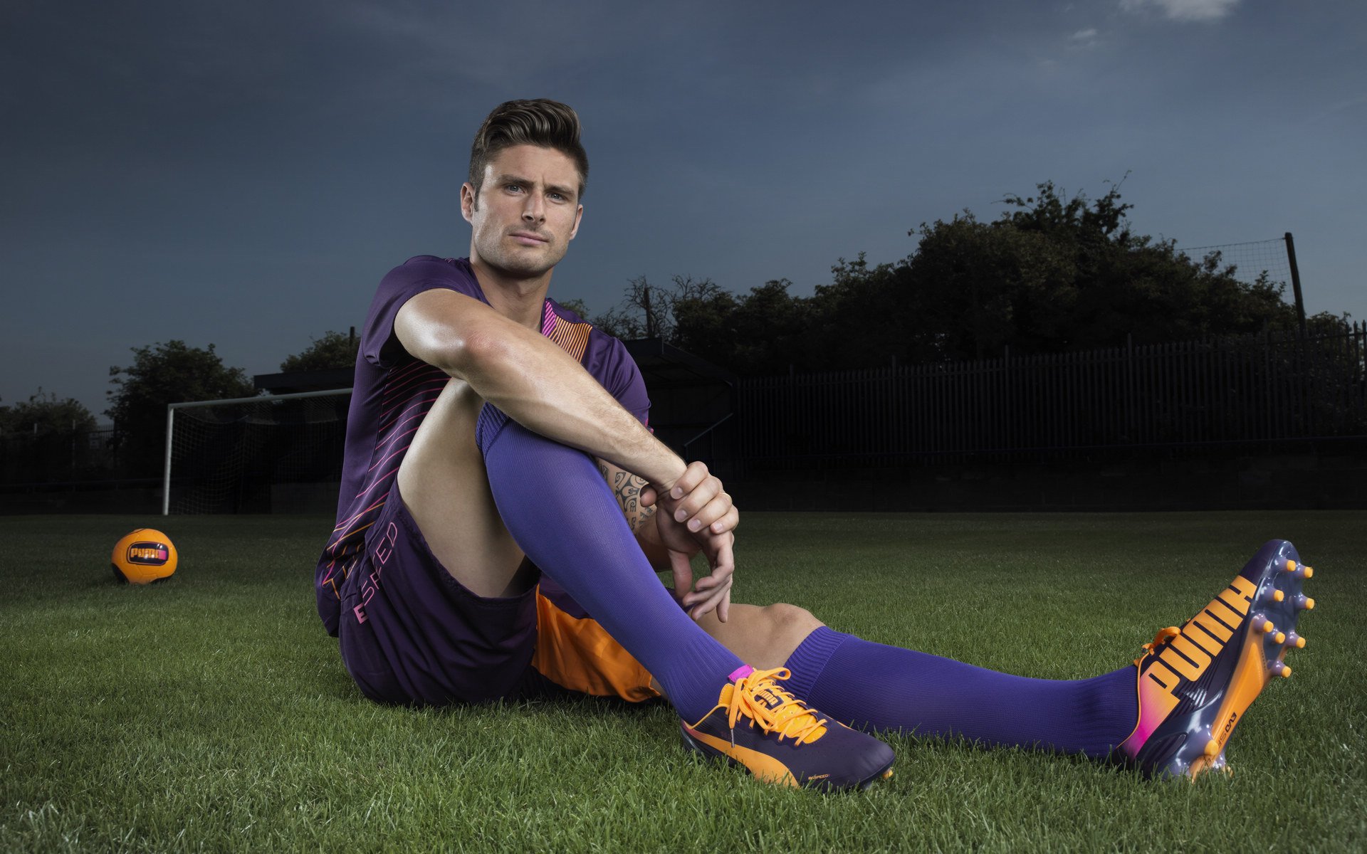 亚洲杯赛场上硝烟弥漫，胜负悬念不定，亚洲杯2021