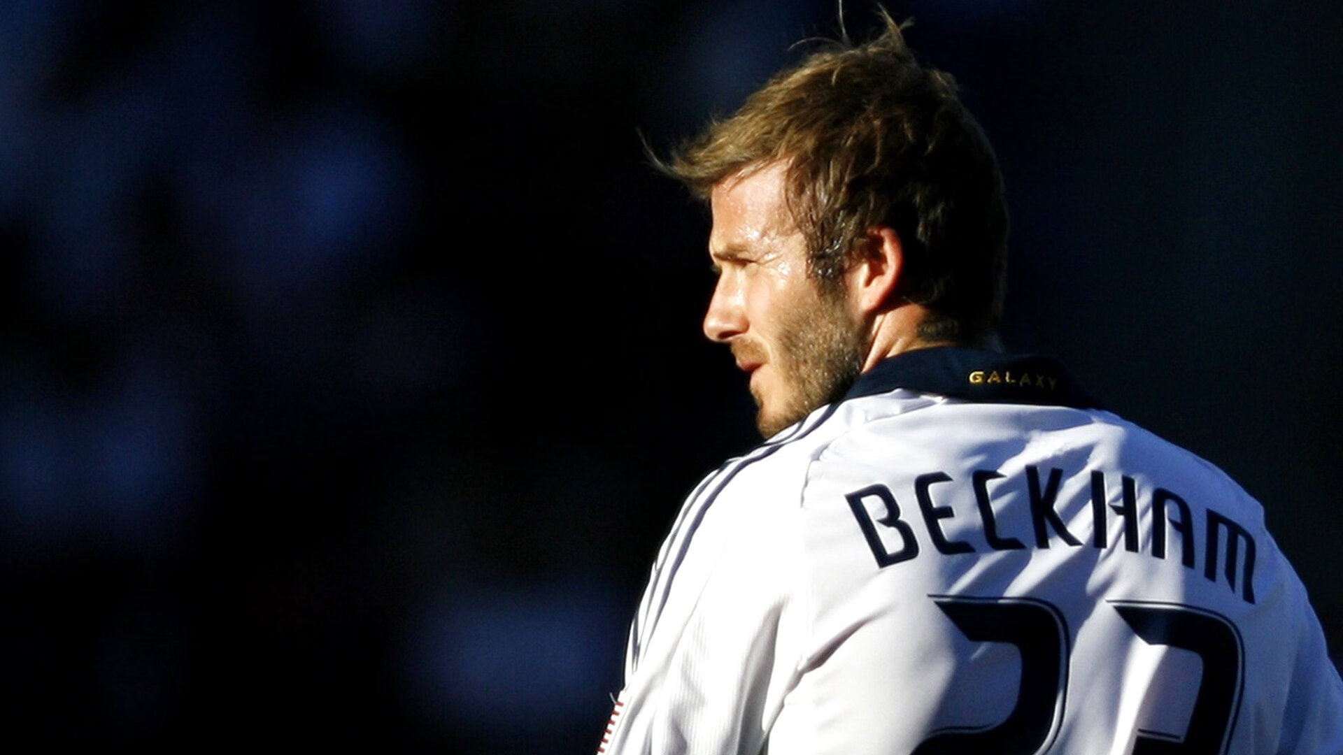 利兹联中场配合默契，白玫瑰军团冲击欧战区，曼联 利兹联 玫瑰战争